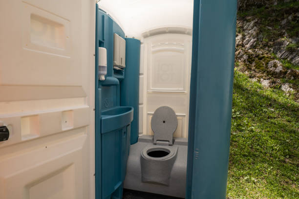 Types of Portable Toilets We Offer in El Lago, TX
